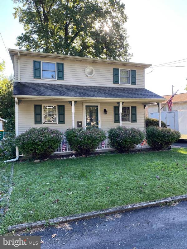 747 WALNUT AVE, Langhorne, PA 19047