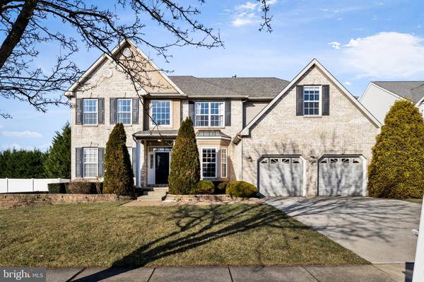 8 VALLEY FORGE DR, Swedesboro, NJ 08085