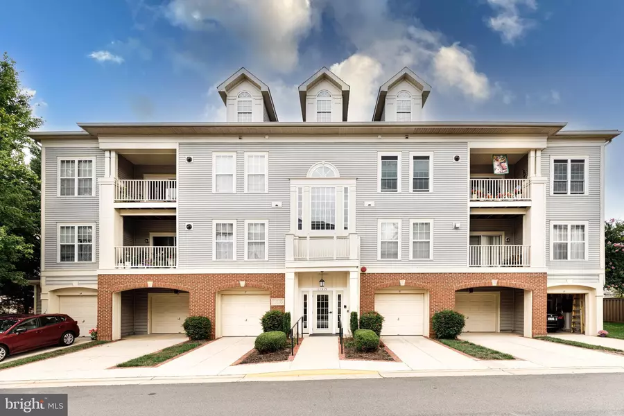 11315 WESTBROOK MILL LN #302, Fairfax, VA 22030