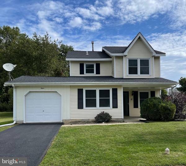 12 DANBURY DR, Newark, DE 19702