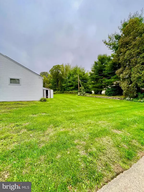 Oreland, PA 19075,410 MEADOW LN