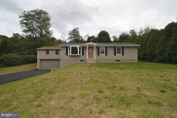 1396 READING RD, Mohnton, PA 19540