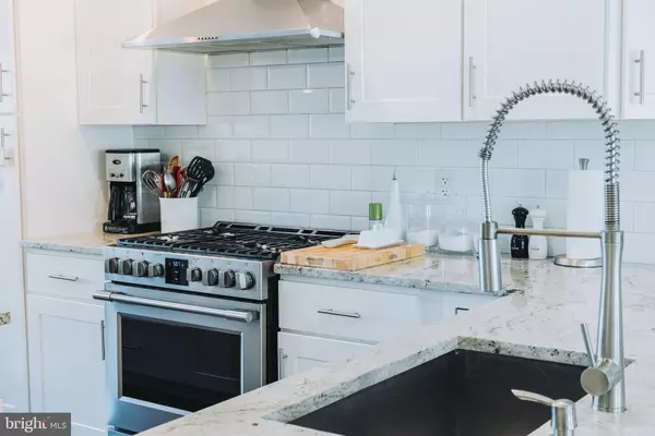 Philadelphia, PA 19148,242 PIERCE ST