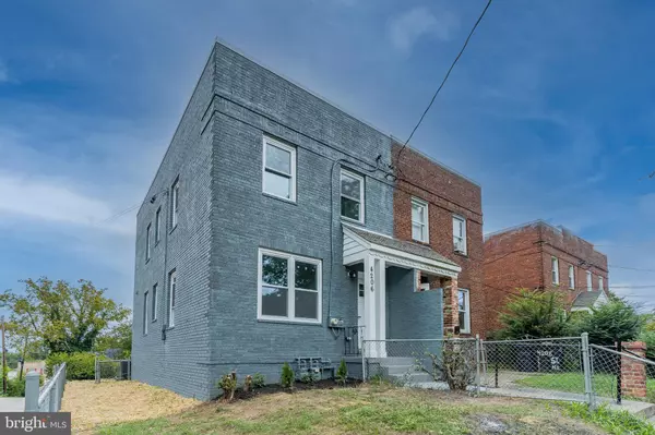 4206 EADS ST NE, Washington, DC 20019