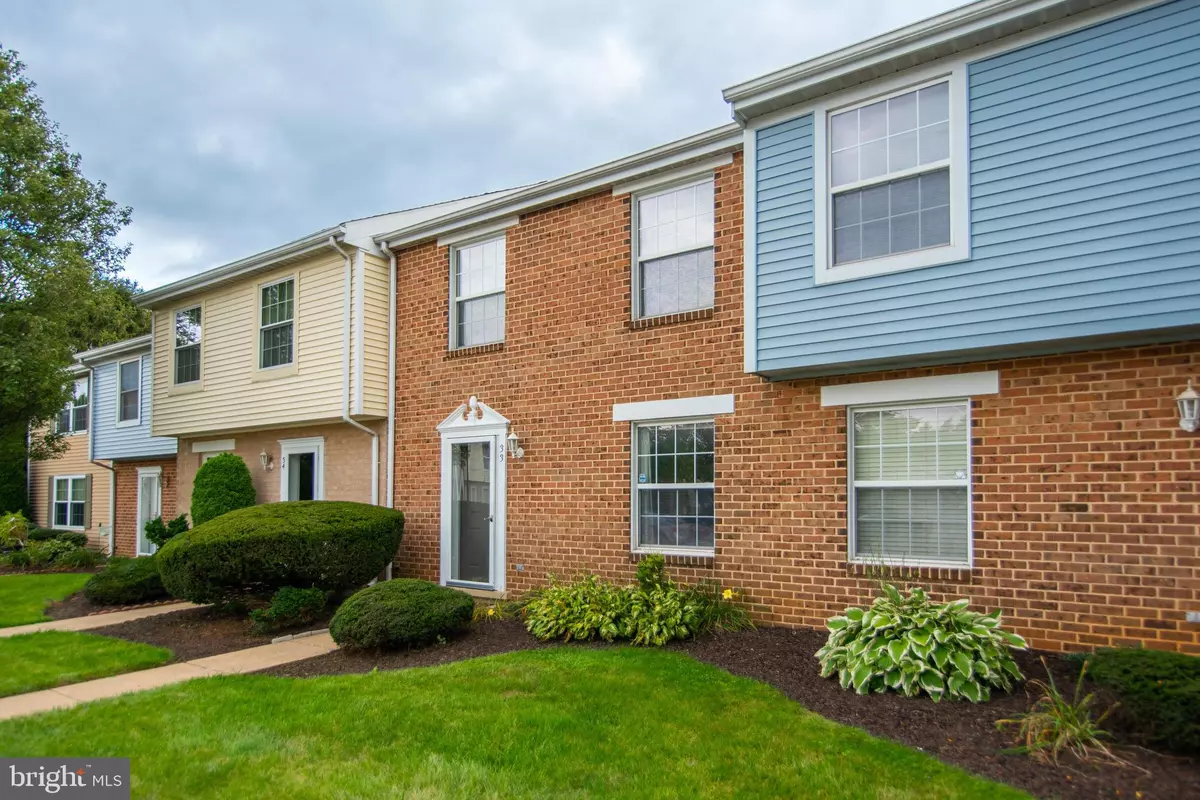 York, PA 17404,33 WILLIAMSTOWN CIR