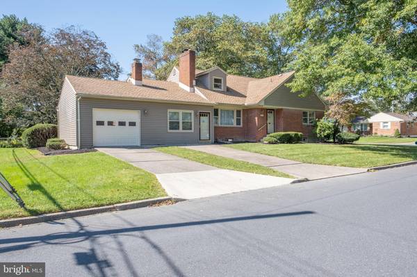 31 CIRCLE DR, Camp Hill, PA 17011