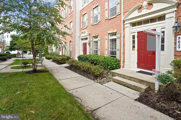 Alexandria, VA 22312,5627 HARRINGTON FALLS LN #5627-T