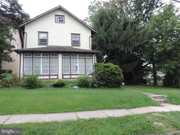 305 S CEDAR LN, Upper Darby, PA 19082