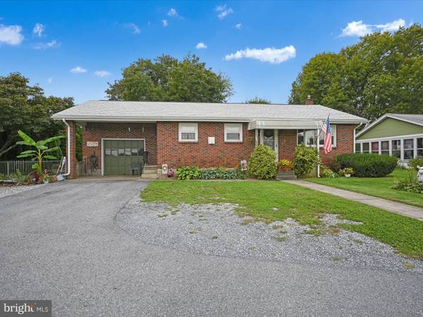 328 E PENN AVE, Robesonia, PA 19551