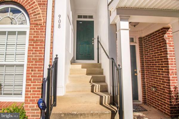 908 PINE FOREST LN #1806, Upper Marlboro, MD 20774