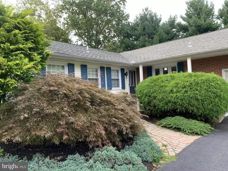 5 SOMMERS RD, Ewing, NJ 08638