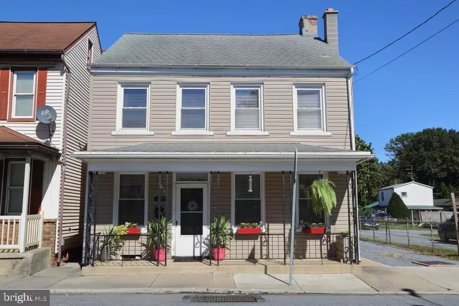 77 N MAIN ST, Manheim, PA 17545