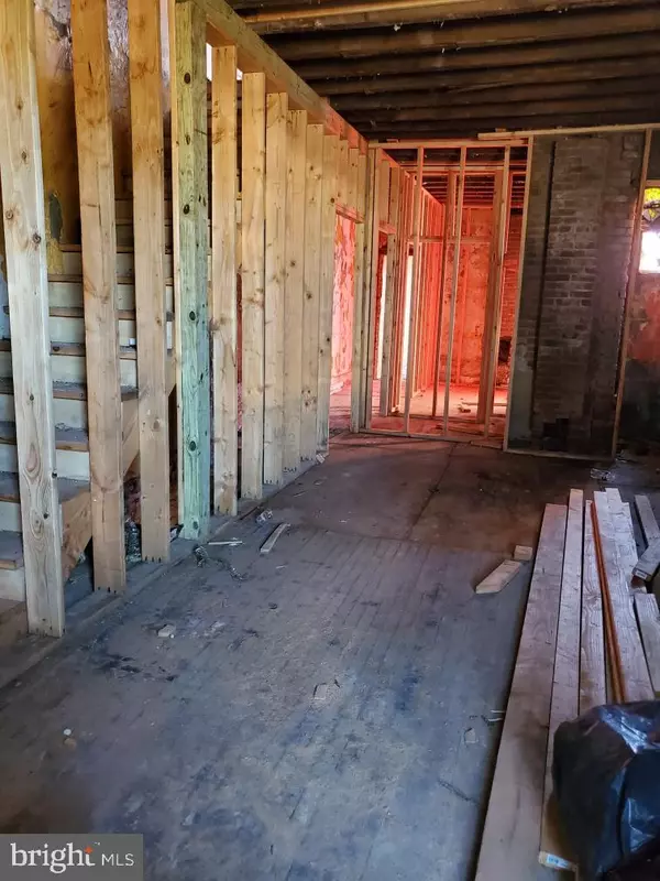 Trenton, NJ 08611,705 BRIDGE ST