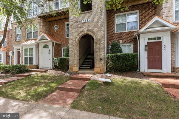 353 FALLSGROVE DR #56, Rockville, MD 20850