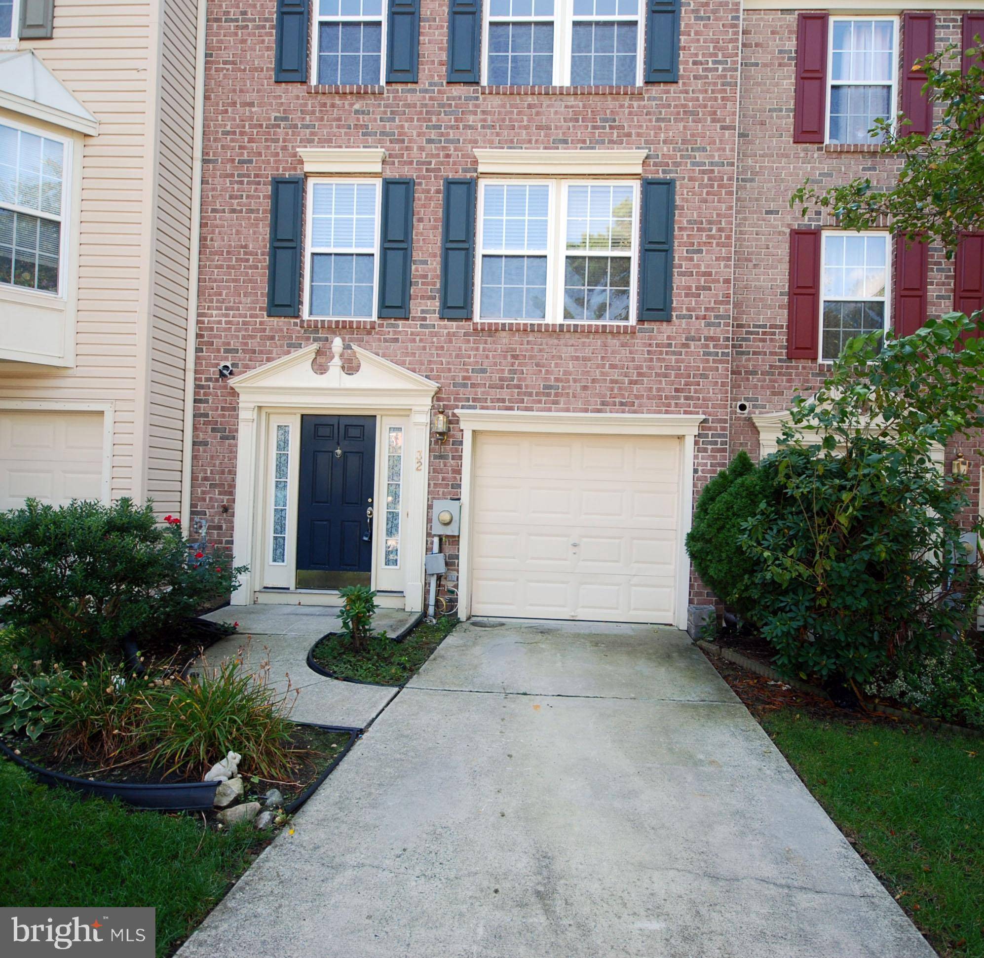 32 GOLF VIEW CT, Pine Hill, NJ 08021