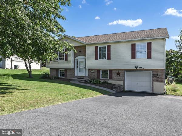 1172 RUNNING DEER DR, Auburn, PA 17922