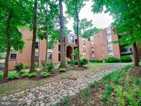 3324 WOODBURN VILLAGE DR #21, Annandale, VA 22003