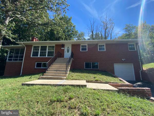 6002 MIDDLETON LN, Temple Hills, MD 20748