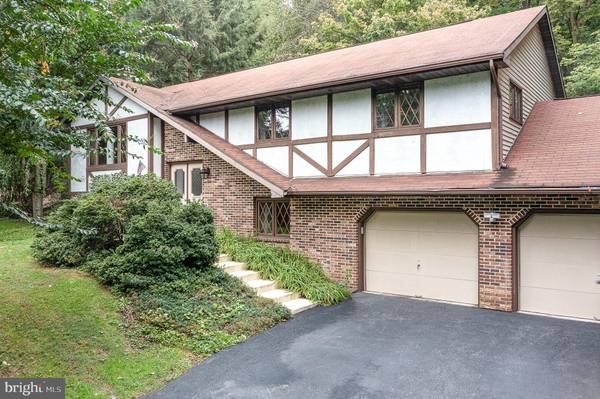 1 LOCKWOOD DR, Enola, PA 17025