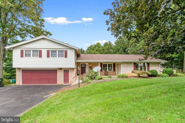 15 SHELDON DR, Red Lion, PA 17356