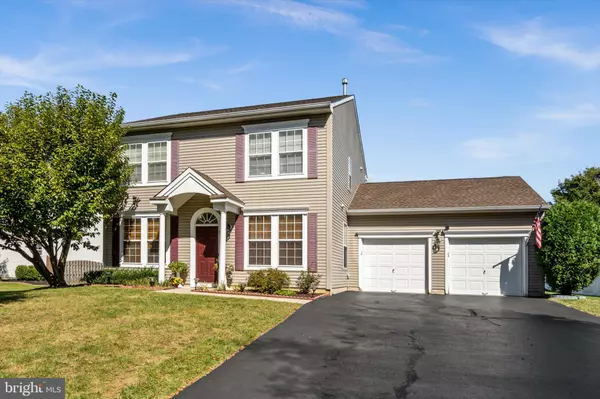 53 MOORSGATE CIR, East Windsor, NJ 08520