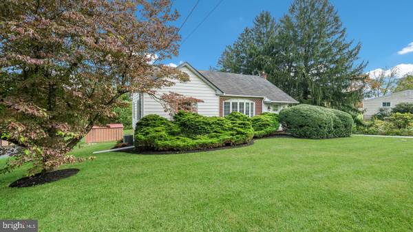 1041 HILLTOWN PIKE, Line Lexington, PA 18932