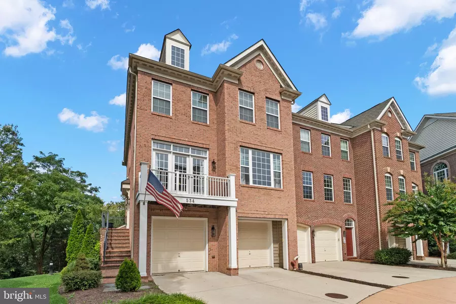 534 TRIADELPHIA WAY, Alexandria, VA 22312