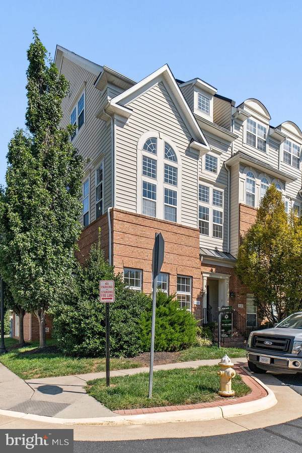 7101 LITTLE THAMES DR #213, Gainesville, VA 20155