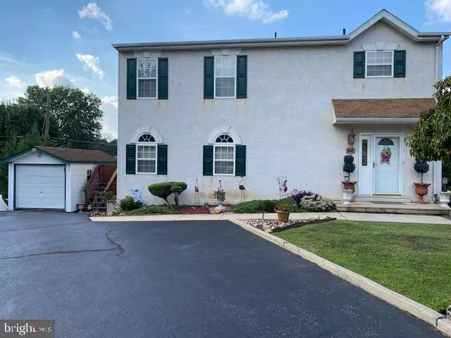 1106 GREEN LN, Secane, PA 19018