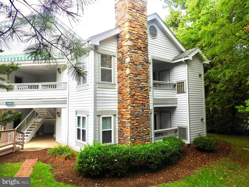 4409 SEDGEHURST #203, Fairfax, VA 22033