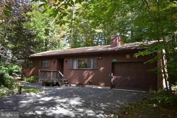 279 PAXINOS DR, Pocono Lake, PA 18347