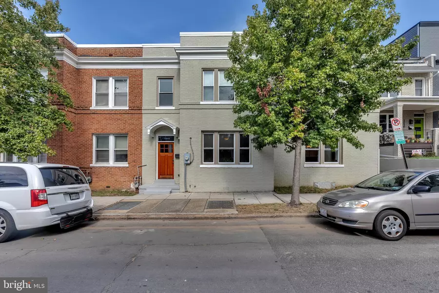 1206 OATES STREET NE, Washington, DC 20002