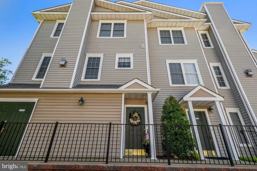 4533 SUPERIOR SQ, Fairfax, VA 22033