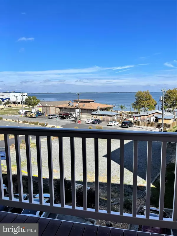 Colonial Beach, VA 22443,103 N IRVING AVE #303