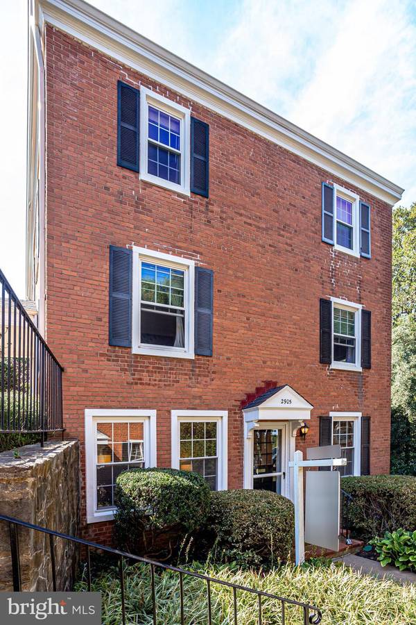 2905 S DINWIDDIE ST, Arlington, VA 22206