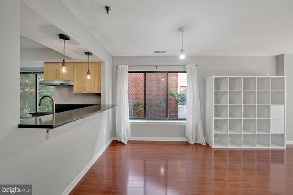 Arlington, VA 22201,1029 N STUART ST #201