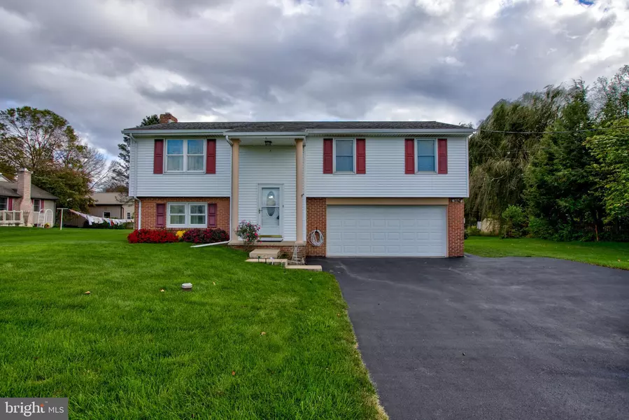 729 LITITZ RD, Manheim, PA 17545