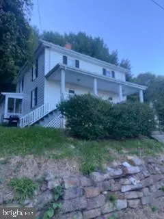 Berkeley Springs, WV 25411,395-397 WILKES ST