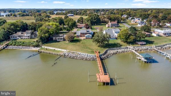 417 BARRACKS BEACH DR, Colonial Beach, VA 22443