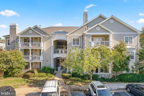 1716 LAKE SHORE CREST DR #4, Reston, VA 20190