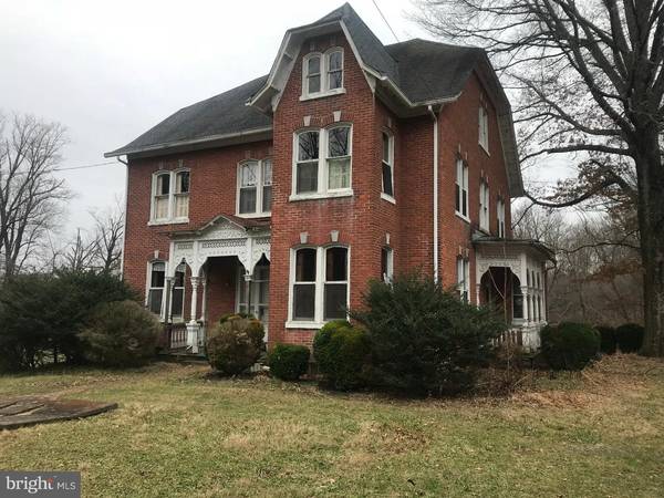 1050 WATER ST, East Greenville, PA 18041