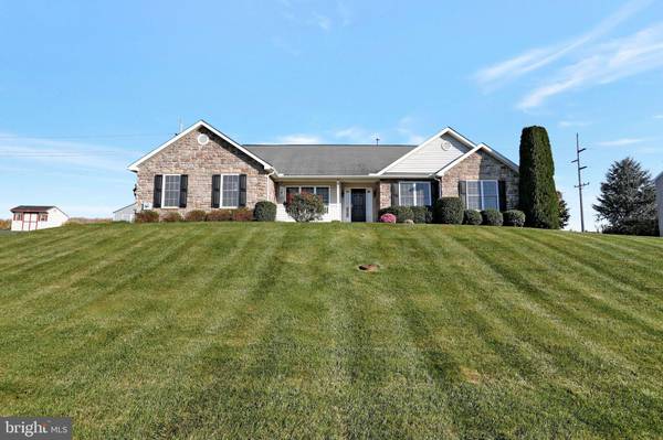 43 SUMMER BREEZE LN, Chambersburg, PA 17202