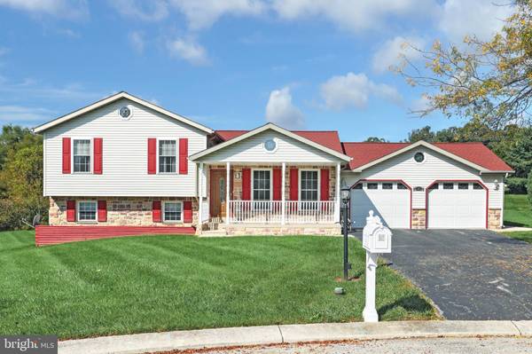 21 FIREBOX CT, Stewartstown, PA 17363