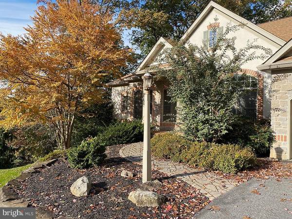 403 SARAH WOODS DR, Red Lion, PA 17356