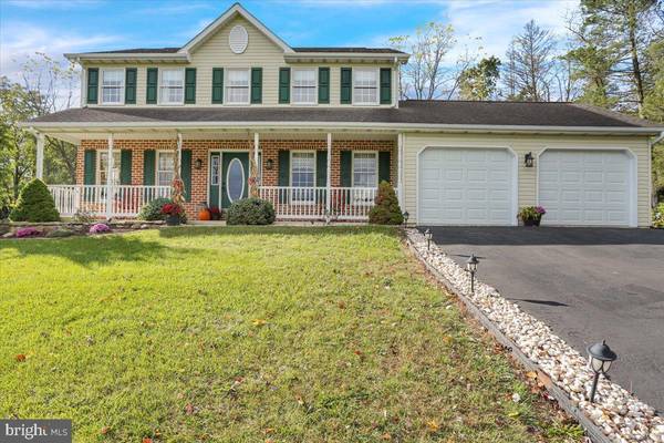 11 RIDGE CREST DR, Fleetwood, PA 19522