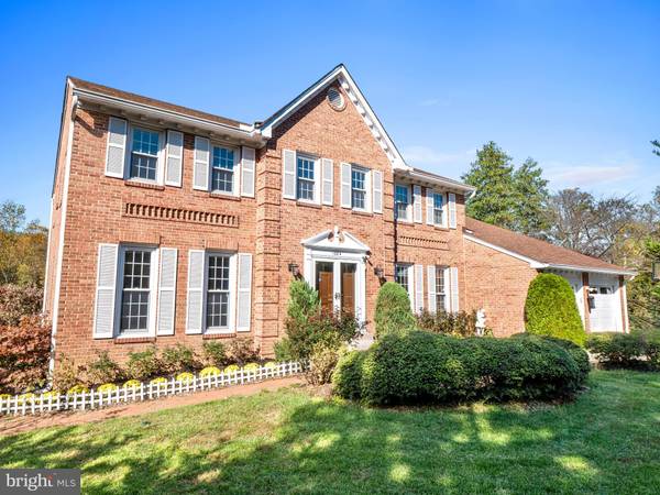 1004 NORTHWOODS TRL, Mclean, VA 22102