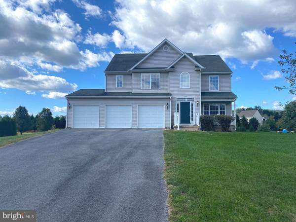 948 CRUSHED APPLE DR, Martinsburg, WV 25403