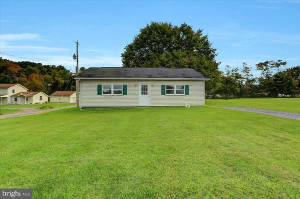 111 RAILROAD LN, Shippensburg, PA 17257