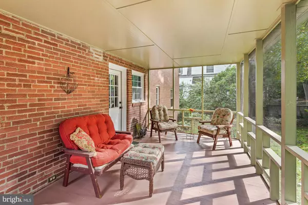 Falls Church, VA 22046,413 JACKSON ST