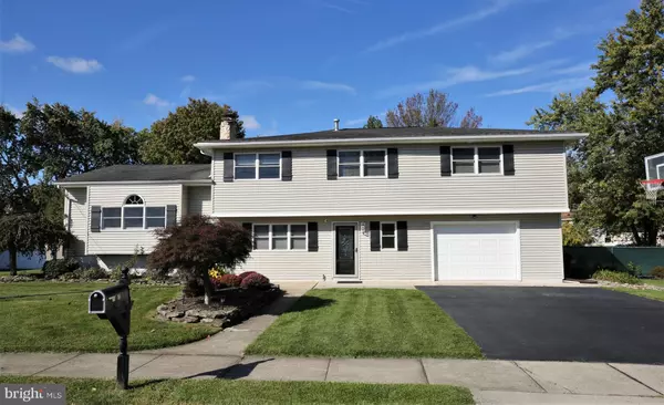 16 OAKEN LN, Hamilton, NJ 08619